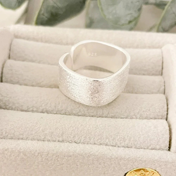 925 Sterling Silver Ring Band Brushed Ring Wide Ring Chunky Ring Textured Ring - Picture 8 of 8